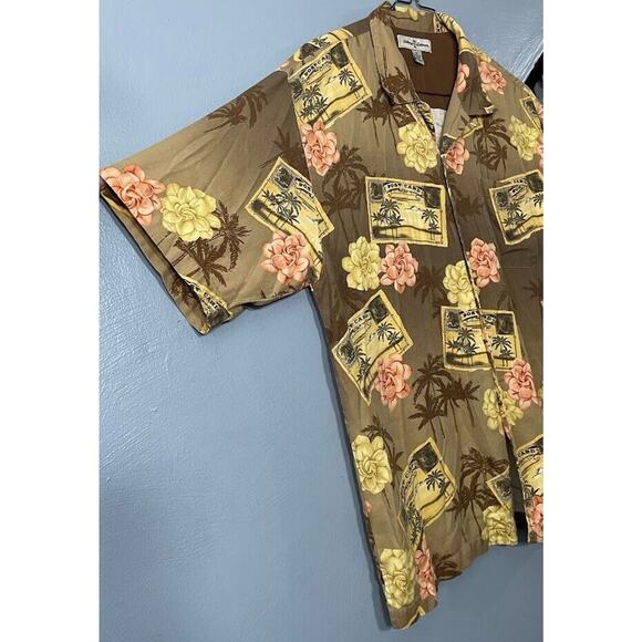 Tommy Bahama Mens Size XL Button Up Silk Hawaiian Shirt Floral Postcard Beach - Picture 2 of 11